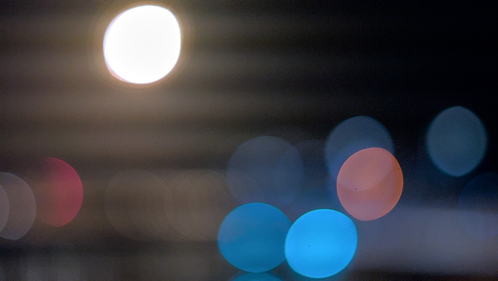 Out of focus stree lights