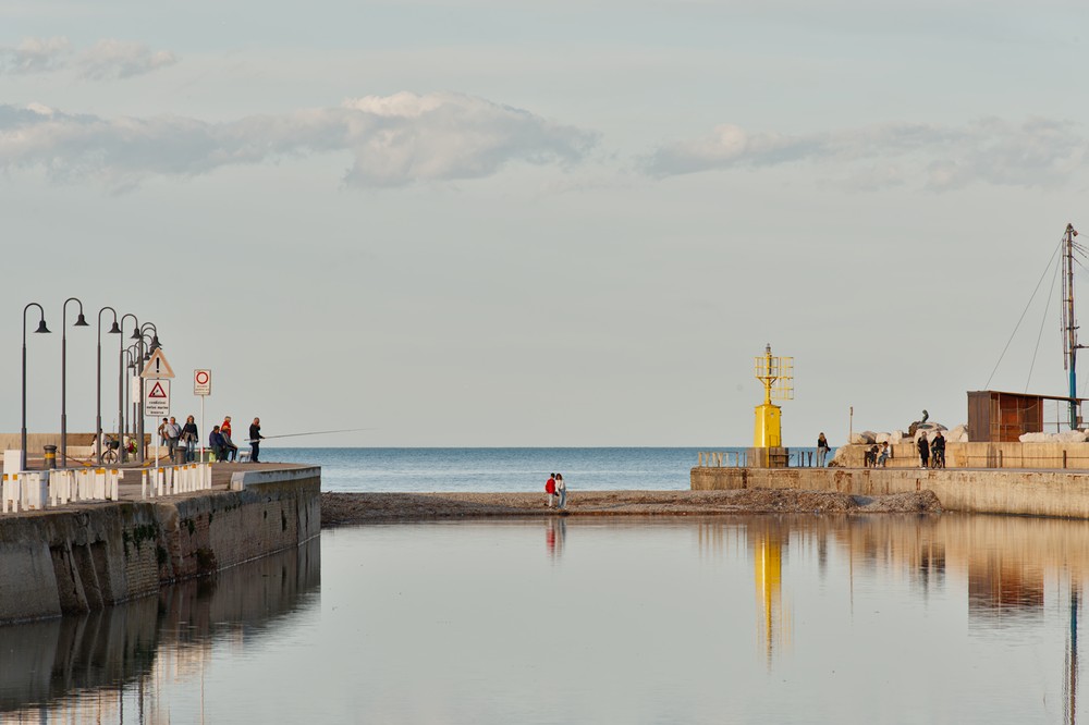 Walking on the river mouth