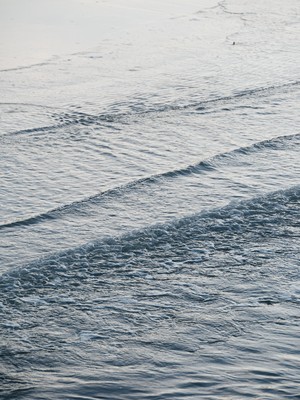 Gentle waves on the foreshore